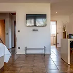 Helles Appartement Mit Eigenem Stellplatz